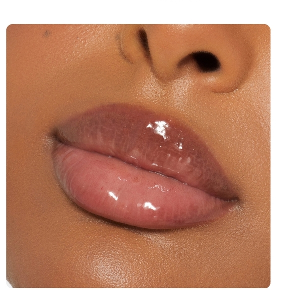 KYLIE COSMETICS HIGH GLOSS: CRYSTAL - Picture 7 of 8